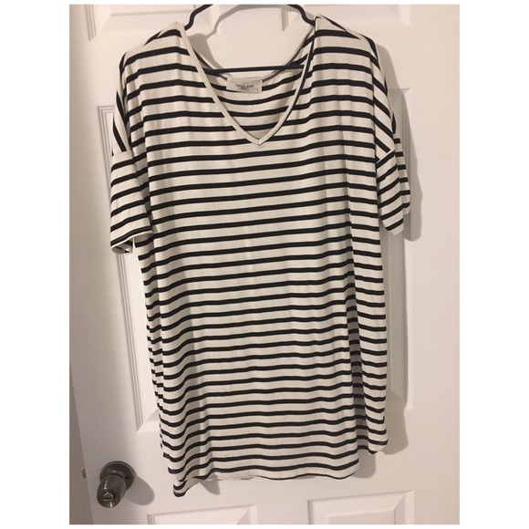 Carly Jean Los Angeles Dresses & Skirts - Black & white T-shirt dress